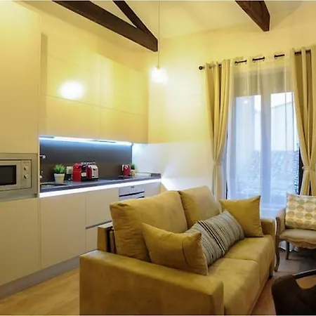 Premium La Latina 2. *